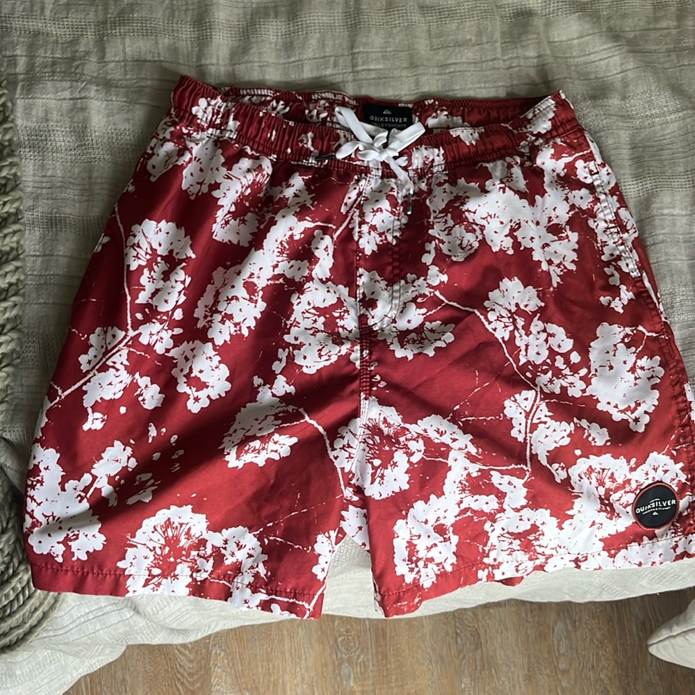 Men’s Quiksilver swim trunks. Worn once. Large